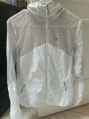 Quechua Decathlon Lightweight Windbreaker